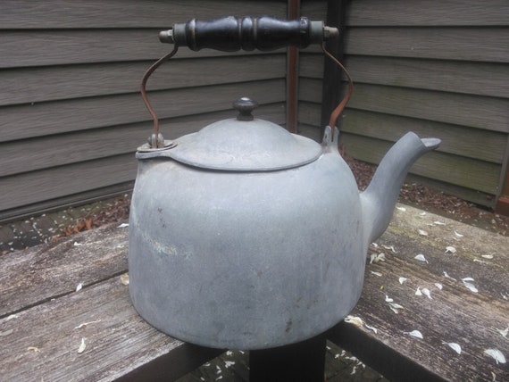 Cast Aluminum Teapot Large Aluminum Teapot Vintage Tea Kettle Aluminum  Teapot Aluminum Tea Kettle Primitive Farmhouse Decor 