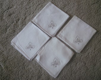 Four Beautiful Vintage Napkins - Napkins - Luncheon Napkins - Vintage Table Napkins - Cloth Napkins - Vintage Cloth Napkins