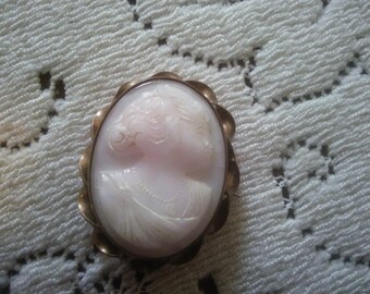 Vintage Pink Cameo Pin - Vintage Pin - Cameo Pin - Pin - Vintage Cameo Pin - Vintage Jewelry