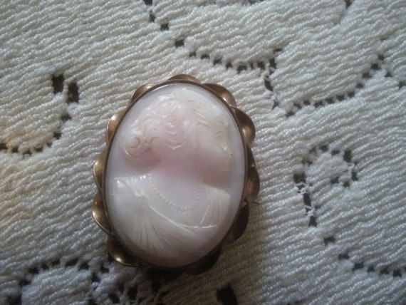 Vintage Pink Cameo Pin - Vintage Pin - Cameo Pin … - image 1