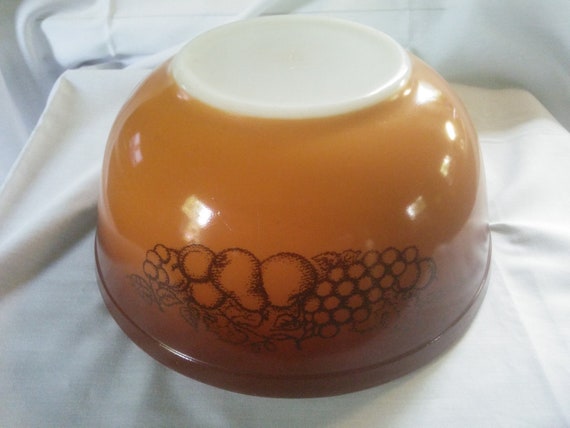 Vintage Pyrex Old Orchard Harvest Brown Fruit Nesting Mixing Bowl