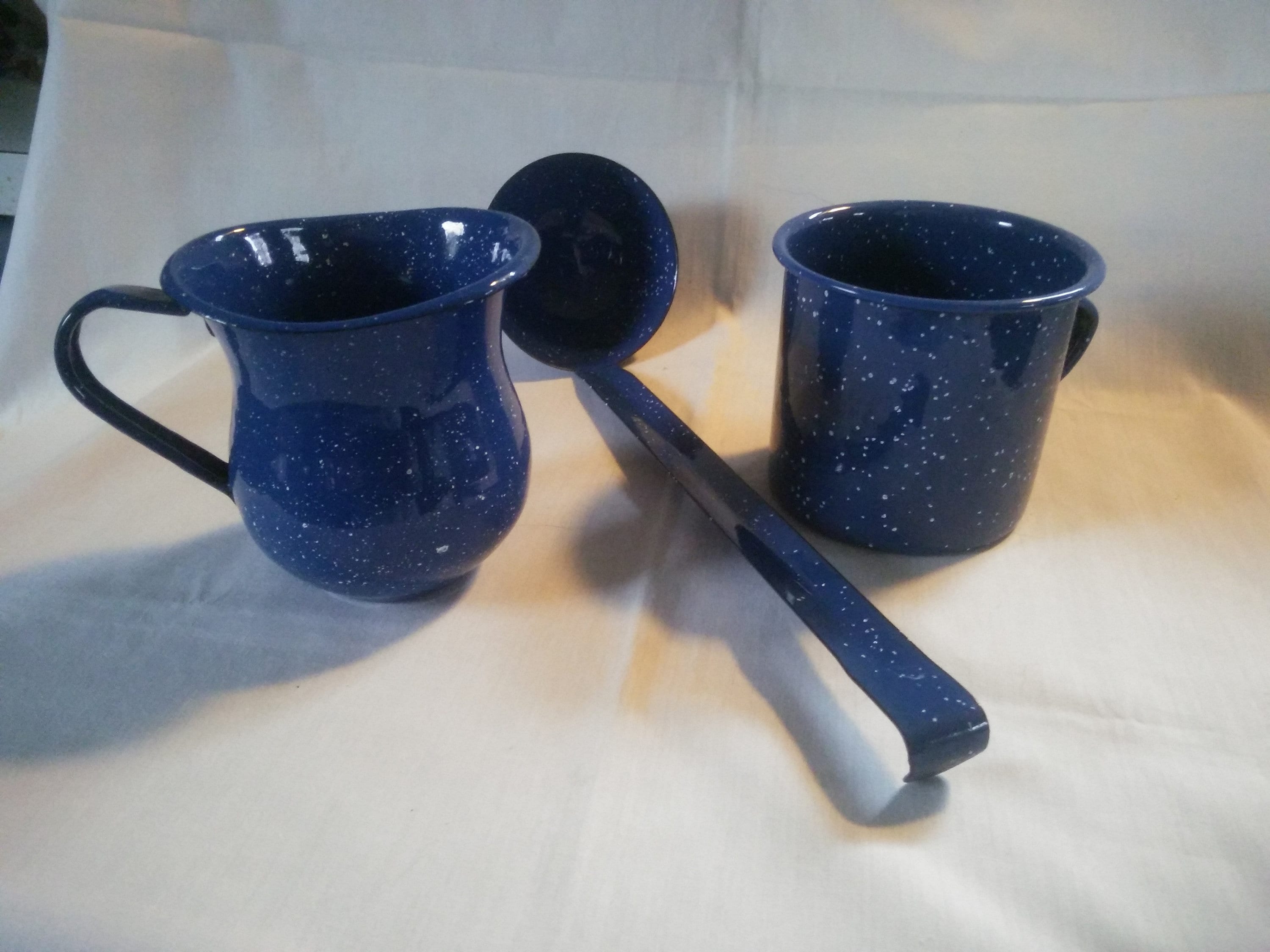 Set De Vaisselle émaillée Bleue Tachetée - 32 Pièces, Camping, Léger, Facile à Nettoyer