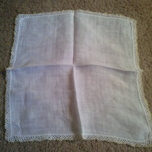 Vintage Hankie - Vintage Handkerchief - Crocheted Edge Hankie - Linen Hankie - Hankie - Handkerchief