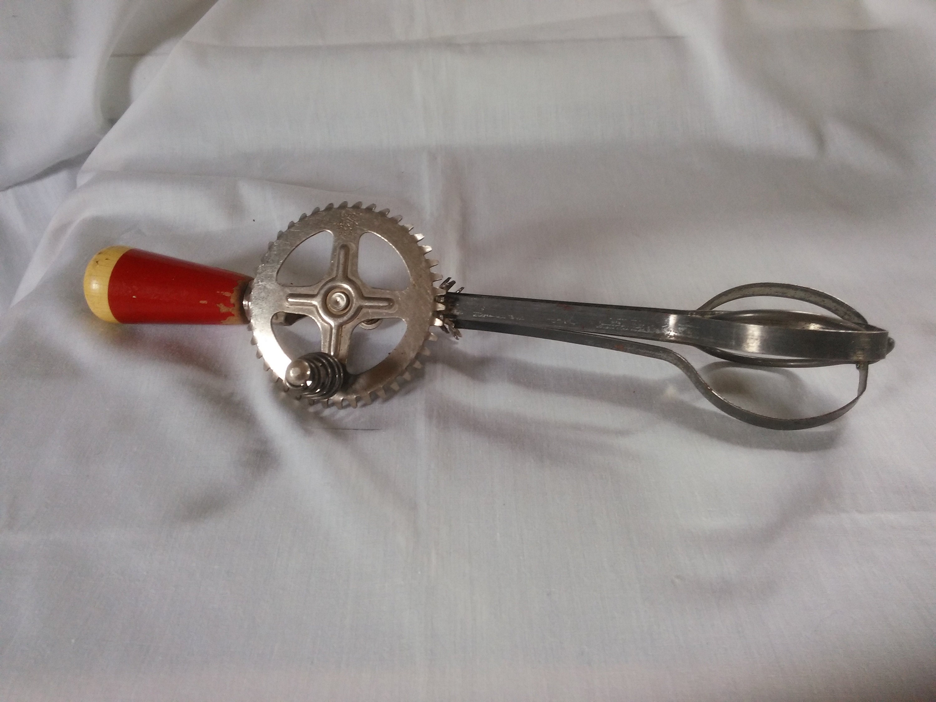 Whisk Spring Coil Red Plastic Handle Stainless Open End 6 Vintage Mid  Century
