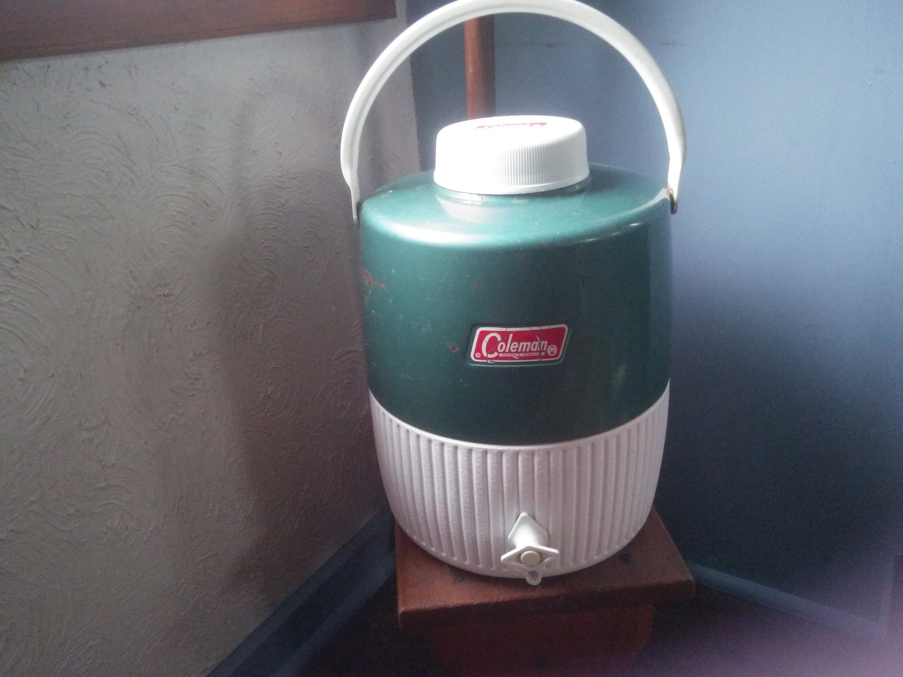 Vintage COLEMAN THERMOS Green metal top 2 gallon large water jug Camp work  USA!