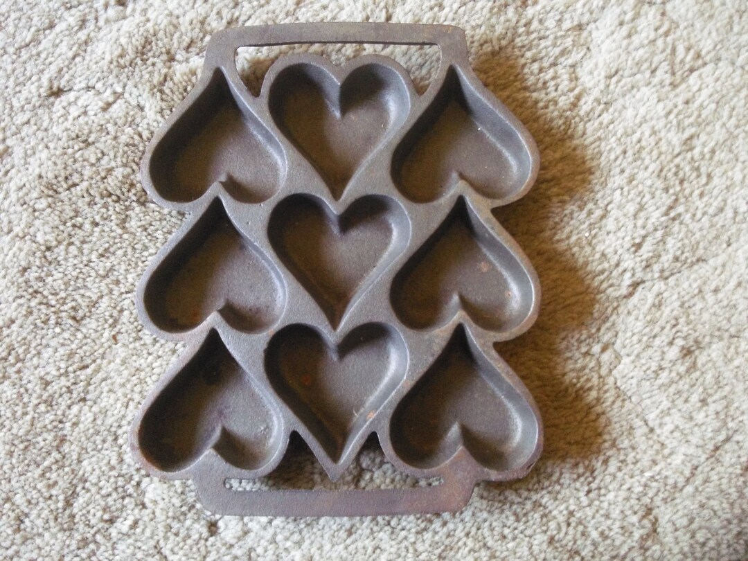 Vintage John Wright Cast Iron Corn Bread Mold Cast Iron Mold John Wright Cast Iron Heart Mold