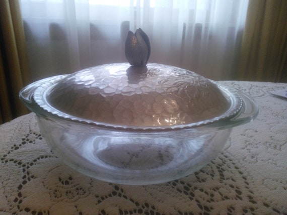 pyrex covered casserole