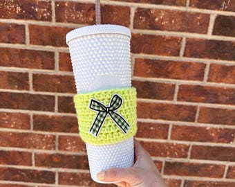 Süßer sommerlicher Häkelbecher Coozie mit Patch