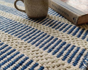 Alfombra de lana tejida a mano, alfombra de telar manual a rayas azules y blancas, alfombra de piso estilo boho moderno, alfombra de lana de tamaño personalizado para dormitorio y sala de estar.