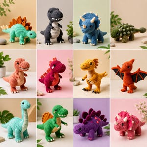 Può includere: Una collezione di dodici dinosauri giocattolo realizzati all'uncinetto in vari colori e specie, tra cui uno stegosauro verde acqua, un tirannosauro grigio, un triceratopo blu, un anchilosauro verde, uno pterodattilo rosso e altre creature preistoriche.