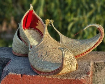 Zapatos de novio real Sherwani Khussa tradicionales bordados a mano de Tilla Wedding Jutti Royal para hombre con Nokh curvado, Mojari de cuero étnico