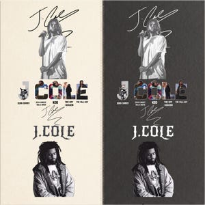 Puede incluir: Un póster vertical con dos variaciones de color, crema y gris oscuro, que muestra a J. Cole. El diseño incluye dos fotografías en blanco y negro del artista, su firma y el texto J. COLE sobre los títulos de álbumes: BORN SINNER, 2014 FOREST HILLS DRIVE, KOD, THE OFF-SEASON y THE FALL-OFF.