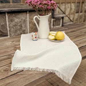 Handgemaakte Belgische linnen tafelloper | Met franjes, op maat gemaakt, decoratie voor bruiloft en diner