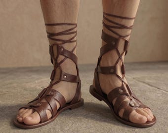 Ledersandalen im römischen Stil | Handgefertigte spartanische Gladiatorenstiefel | Kostümschuhe für Mittelalter-Conventions