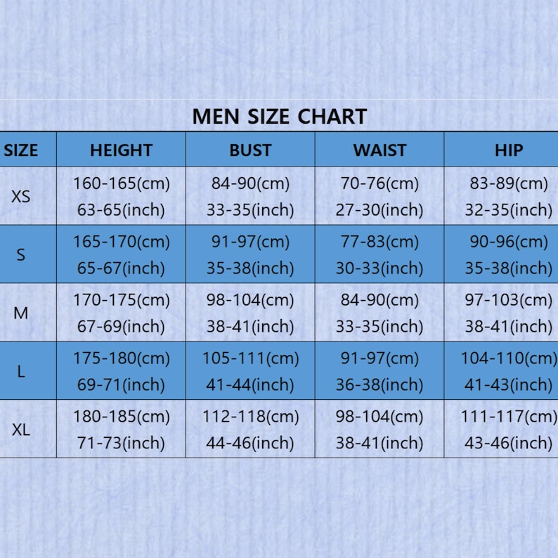 以下が含まれることがあります： MEN SIZE CHARTと黒字で書かれた水色のサイズ表。XSからXLまでのサイズが記載されており、身長、バスト、ウエスト、ヒップの測定値がセンチメートルとインチの両方で表示されています。グリッド形式で、見出しは濃い青色です。