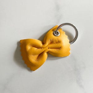 Farfalle Leather Keychain – Handmade Pasta Gift for Foodie or Chef | Cute Bowtie Accessory | Soft Lambskin Keyring Charm for Bag or Keys