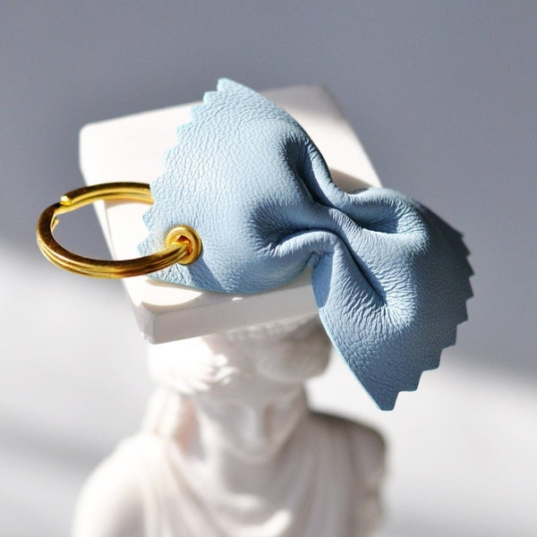 Porte-clés en cuir bleu layette, Porte-clés pâtes en cuir, Accessoire noeud papillon Farfalle, Porte-clés nourriture, Cadeau cuisine italienne, Décoration culinaire pour gourmets