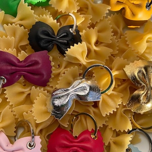 Farfalle Leather Keychain – Handmade Pasta Gift for Foodie or Chef | Cute Bowtie Accessory | Soft Lambskin Keyring Charm for Bag or Keys