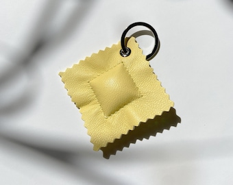 Pasta Keychain Ravioli in Butter, Leather Pasta Key Ring, Food Keychain, Italian Food Gift, Foodie Hostess Host Gift, Pasta Ornament