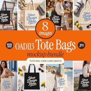 Puede incluir: Un paquete de ocho maquetas de bolsas de tela que incluyen bolsas de lona negras y beige con el texto Your Design Here impreso en azul o blanco. La colección incluye varios entornos como una playa, un mercado y una silla para exhibirlas.