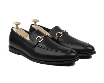 Luxe zwarte kalfsleren horsebit-loafers, handgemaakte schoenen met gouden gesp, klassieke strakke Venetiaanse pantoffels, smoking-loafers,