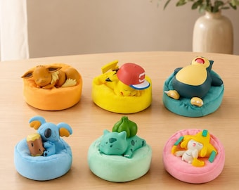 Set di statuette Poke addormentate, statuette personalizzate di Pikachu, Eevee, Bulbasaur, Snorlax e altri mostri in stile anime, perfette come regalo.