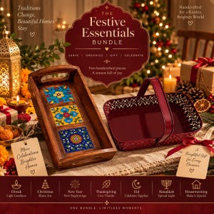 Może przedstawiać: Drewniana taca do serwowania z trzema kolorowymi kafelkami w kwiaty oraz ciemnoczerwony metalowy koszyk z uchwytem. Tekst głosi The Festive Essentials Bundle, Serve, Organize, Gift, Celebrate, Two handcrafted pieces, A season full of joy.