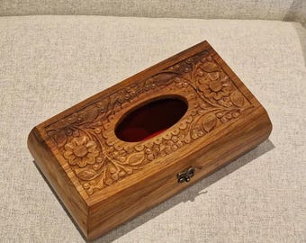 Soporte para caja de pañuelos de madera de sheesham tallado a mano / Decoración rústica para el hogar, detalle de cerradura de latón