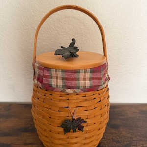 2000 Vintage Longaberger October Fields Basket with Lid and Halloween liner