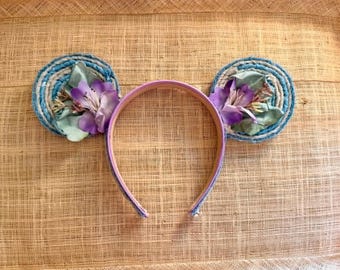 Upcycled Braided Ears with Pansy and Iris Flowers – Sustainable Accessory