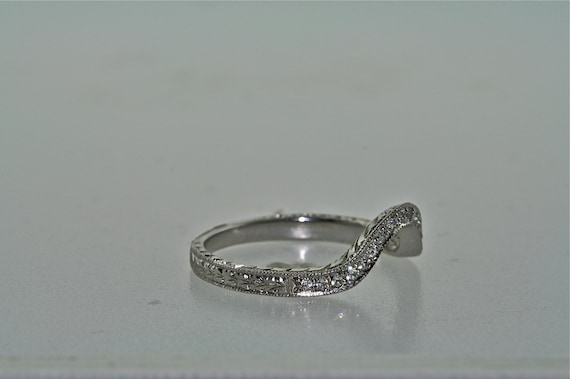 14kt White Gold and Diamonds Art Deco Design Curved Wedding Band