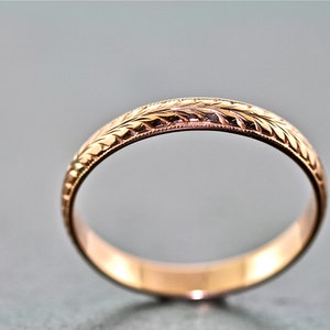 14kt Rose Gold Hand Engraved Wedding Band image 3