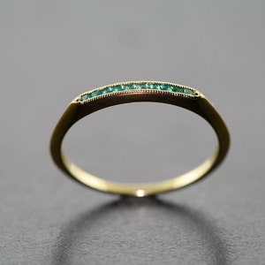 18kt Yellow Gold with Genuine Emeralds Wedding Band