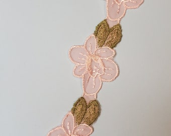 Vintage pink flower applique 6 x 1 3/8