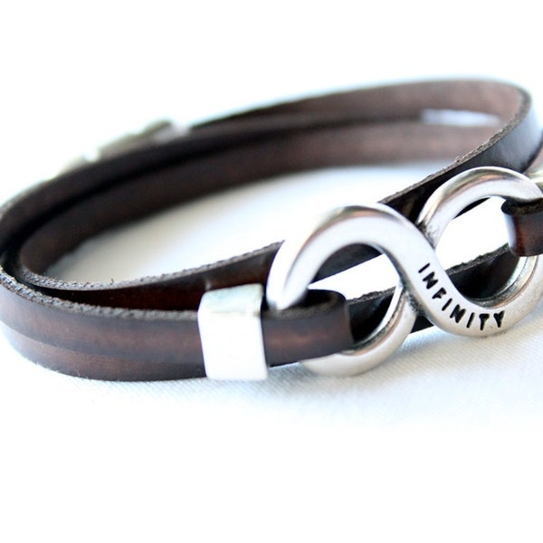 Pulsera de cuero imitación con infinito grabado "infinity" para hombre y para mujer. Unisex