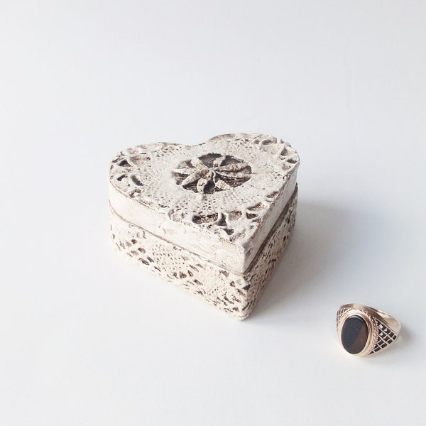 Ring Bearer Box , Wedding Lace box, Treasury Wooden Box , Jewelry Heart box , vintage style wedding, Ivory Brown,  Natural, woodland, rustic