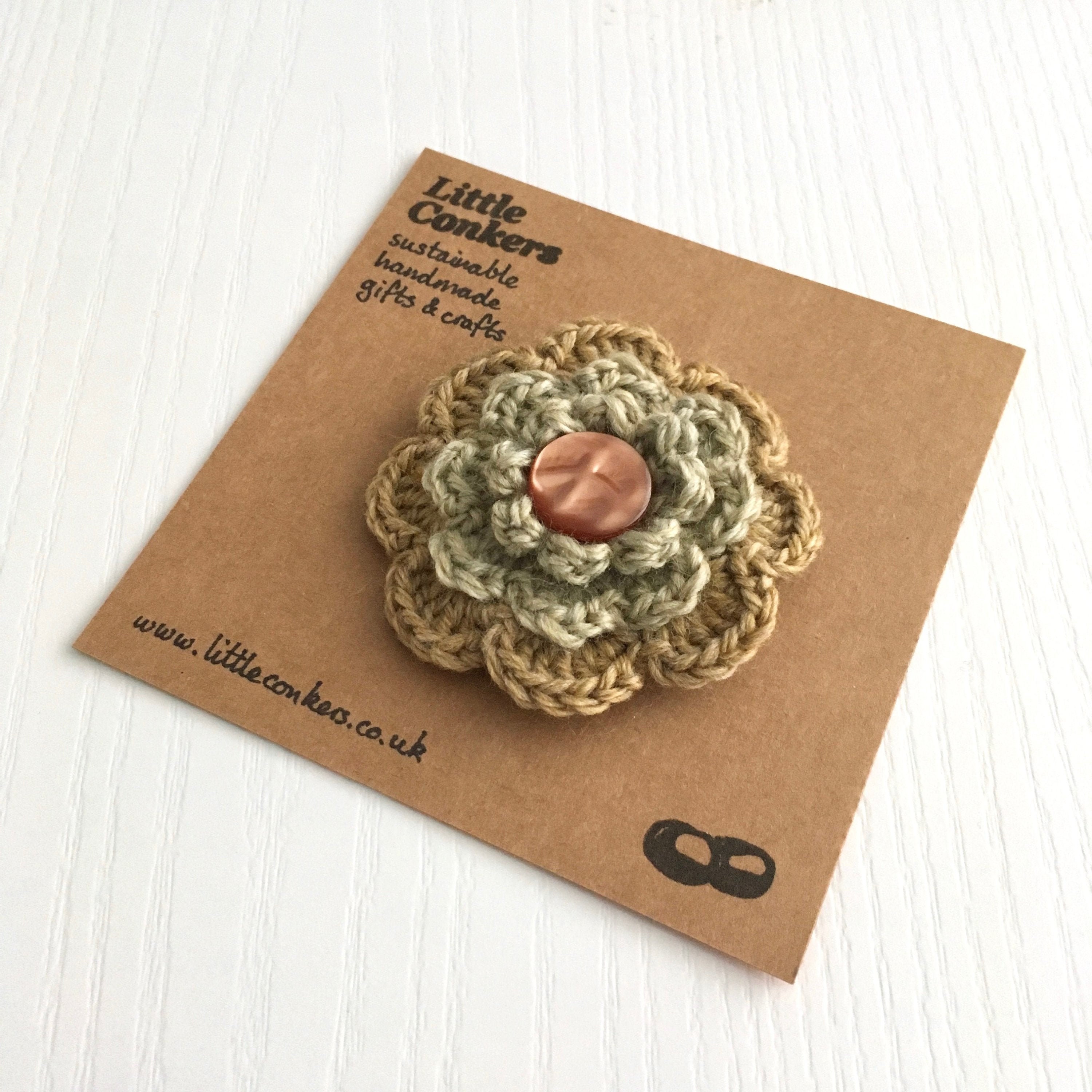 Flower Brooch Gold Amber Green Eco-Friendly Mothers Day Gift For Mum Organic Wool Handmade Floral Round Button Small