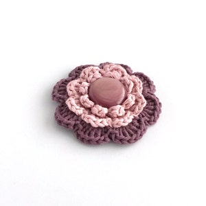 Broche fleur violette écologique avec bouton recyclé / Broche florale vintage en coton bio faite main, cadeau lilas violet pour maman image 4