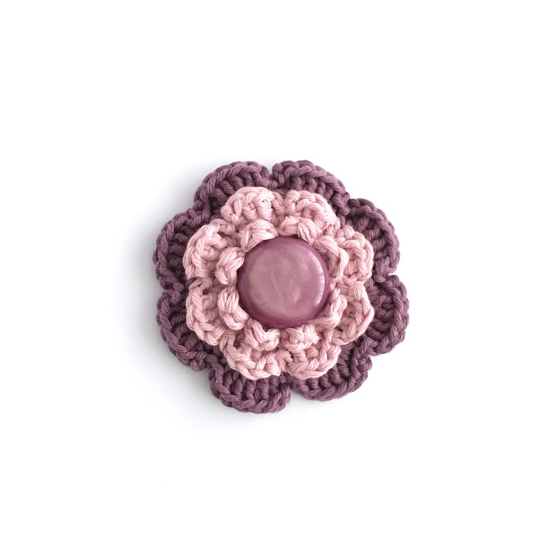 Broche fleur violette écologique avec bouton recyclé / Broche florale vintage en coton bio faite main, cadeau lilas violet pour maman image 6