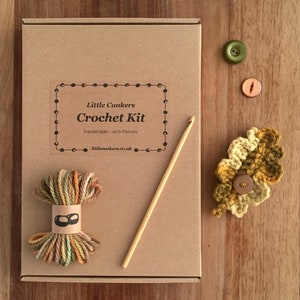 Crochet Brooch Kit / DIY Brooch Kit / Eco-friendly Craft Kit / Crochet Leaf Brooch / Crochet Gift for Crocheter / Autumn Birthday Craft Gift