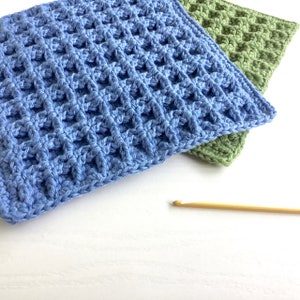 Crochet Dishcloth Pattern / Beginner Crochet Pattern Waffle Dishcloth Thick Kitchen Hotpad Scourer image 4