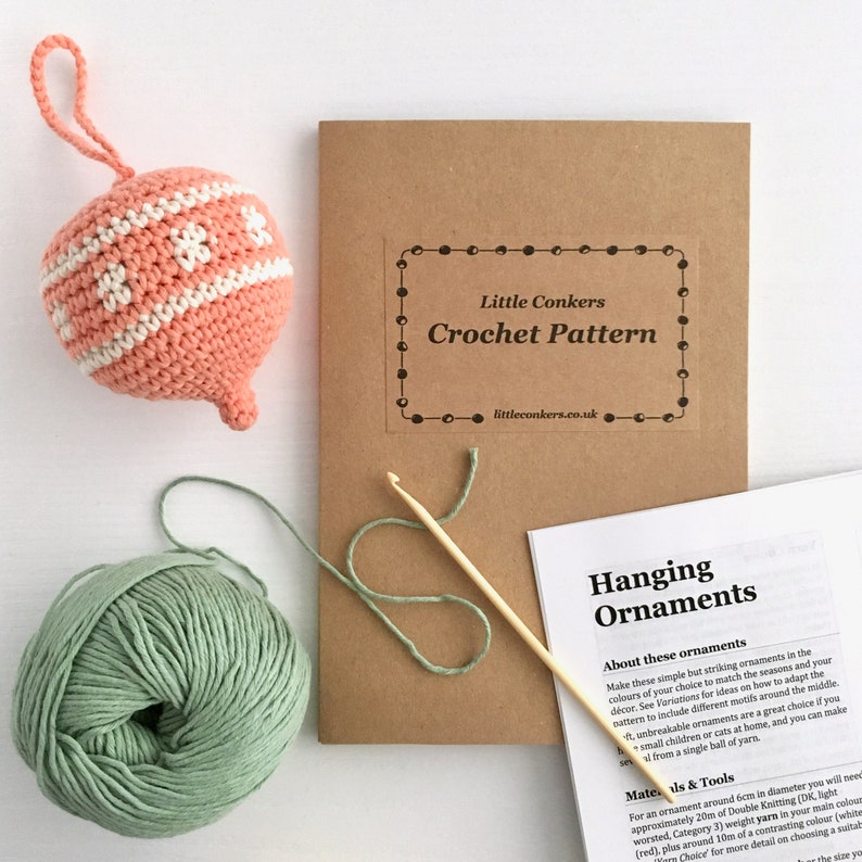 Crocheted ornaments in spring pastels and the crochet pattern to make them