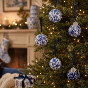 Porzellan mit tannenbaum