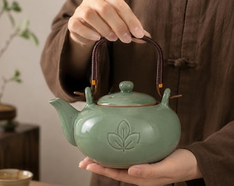 Tetera de cerámica personalizada con asa de ratán, tetera japonesa Wabi Sabi hecha a mano, juego de té, taza de cerámica, decoración rústica de mesa, hogar zen minimalista