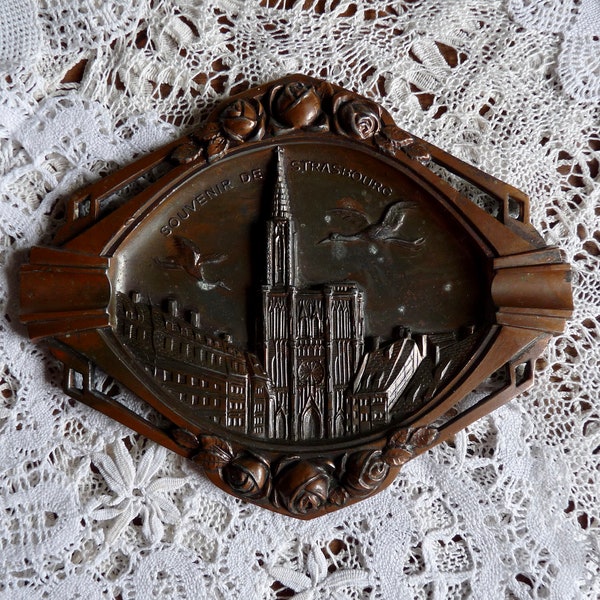 Vintage Art Deco, Souvenir of Strasbourg Ashtray. Cast Metal Ash Tray, Depicting the Cathedral.