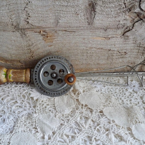 Vintage French Hand Whisk, Metal Egg beater with Wood Handle and Knob. Brand: CBM Le Roi des Batteurs.