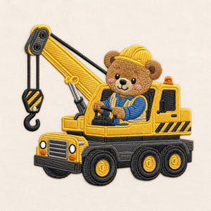 Puede incluir: Un parche bordado que muestra un oso de peluche marrón con un casco de obra amarillo y una camisa azul, sentado dentro de una grúa de construcción amarilla. La grúa tiene ruedas negras, una pluma negra y un gancho a rayas negras y amarillas.