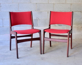 Erik Buch Model 89 Rosewood Dining Chairs Two Restored Newly Upholstered In Red Maharam Mode