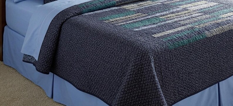 Modern farmhouse style bed quilt pattern, easy beginner sewing project