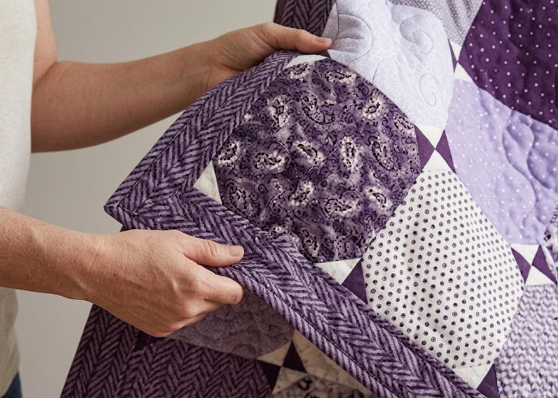 Easy PDF quilt pattern with step by step hourglass block construction diagram